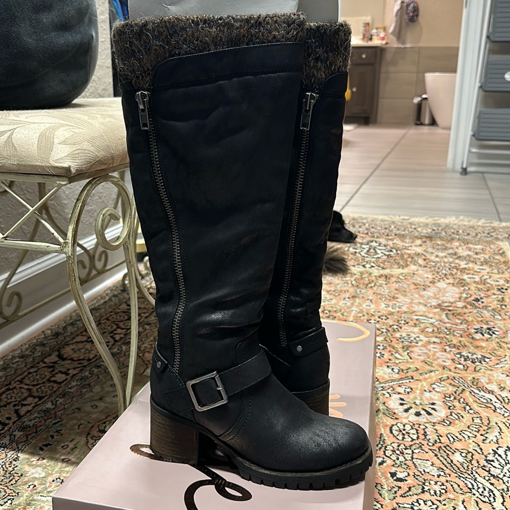 Like New Crown Vintage Chelie Boots